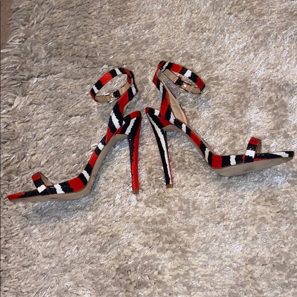 JustFab heels size 10 - Picture 2 of 3